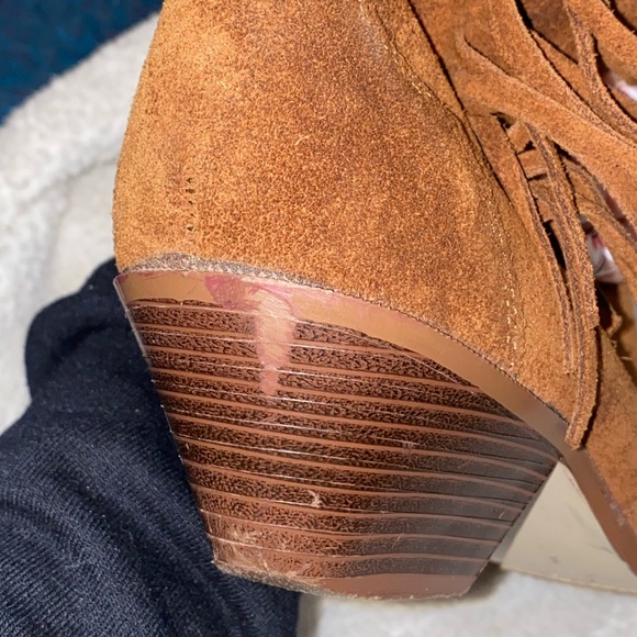 Minnetonka Brown Fringed Ankle Boots - Picture 7 of 15